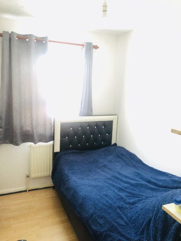 Spacious Single Room - Close to City Centre (£500) Main Photo