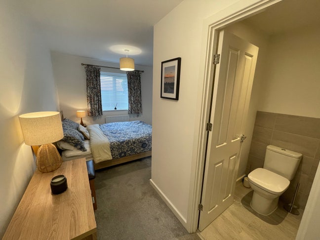 Luxury en-suite fully serviced living  Main Photo
