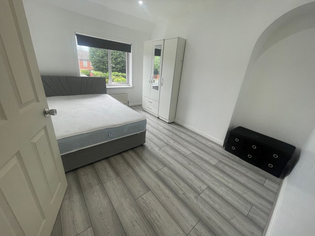 Room for rent Main Photo
