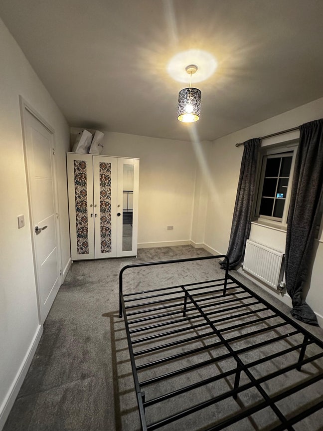 Modern Double Room with Private En Suite  Main Photo