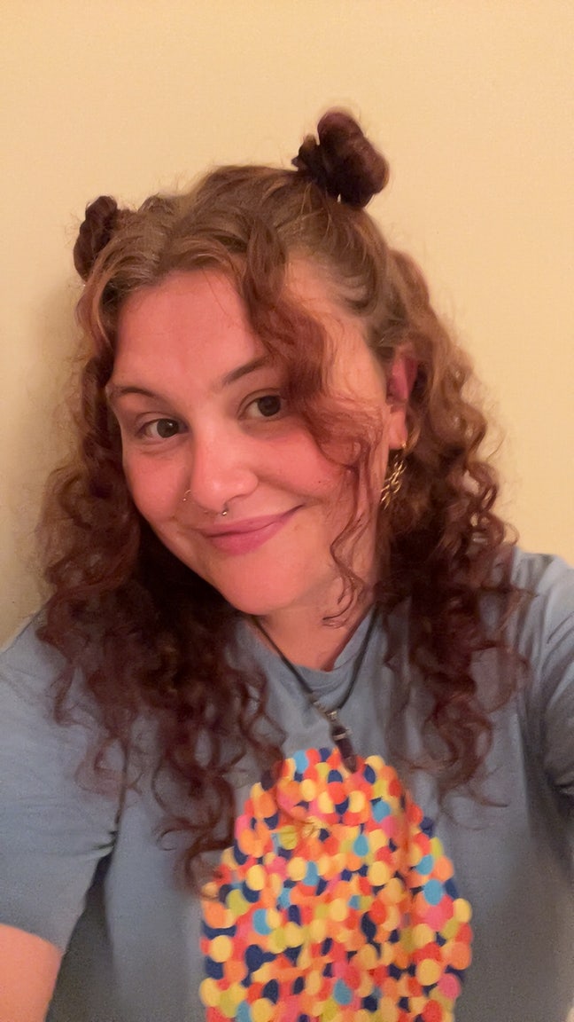 Hi, my name is Alice :) I’m a 21 year old w... Main Photo