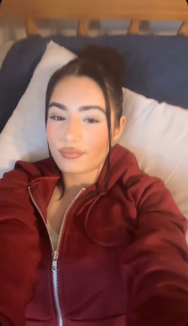 19 year old Female seeks a double room Main Photo