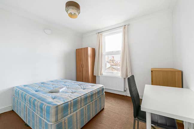 Double Room Available in Mile End  Main Photo