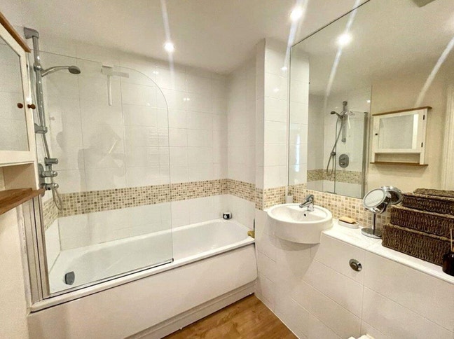 Beautiful apartment available in Central Leam Main Photo