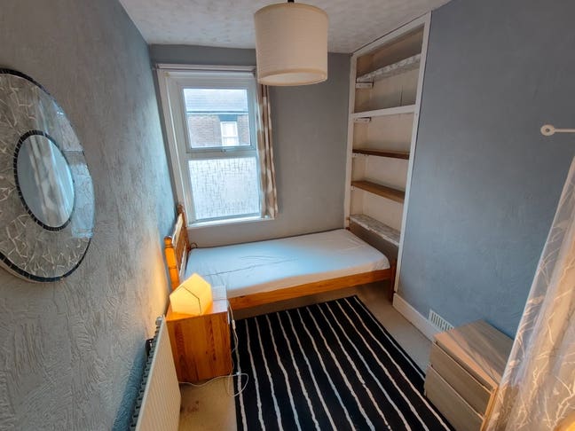Single Room  Close to City Center/ Quay  Main Photo