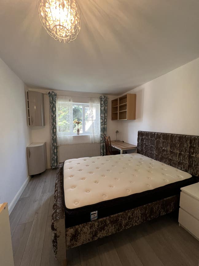 Double en-suite room near  Science Park  Main Photo