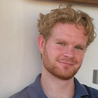 Professional male aged 24 looking for a doubl... Main Photo