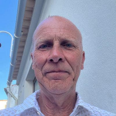 Looking for a long term let Would prefer own... Main Photo