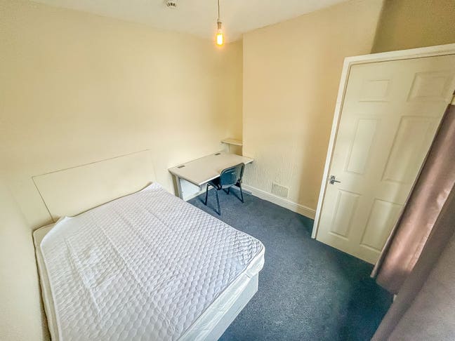 ** Double Student Room ** Close to Usw ** Main Photo