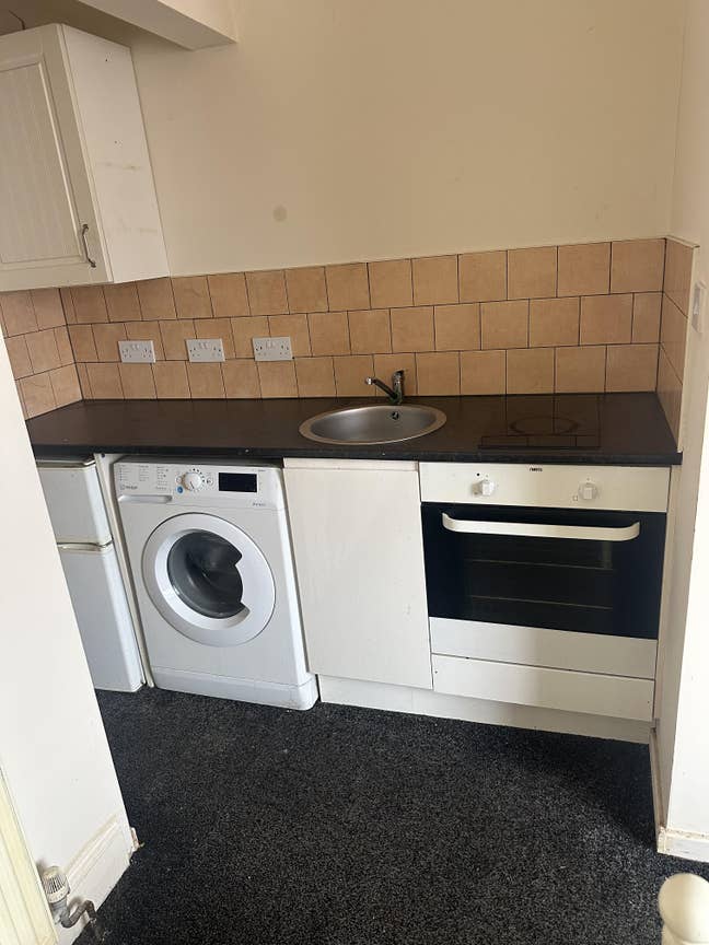 Studio Flat To Rent / All Bills Included / WF1 Main Photo