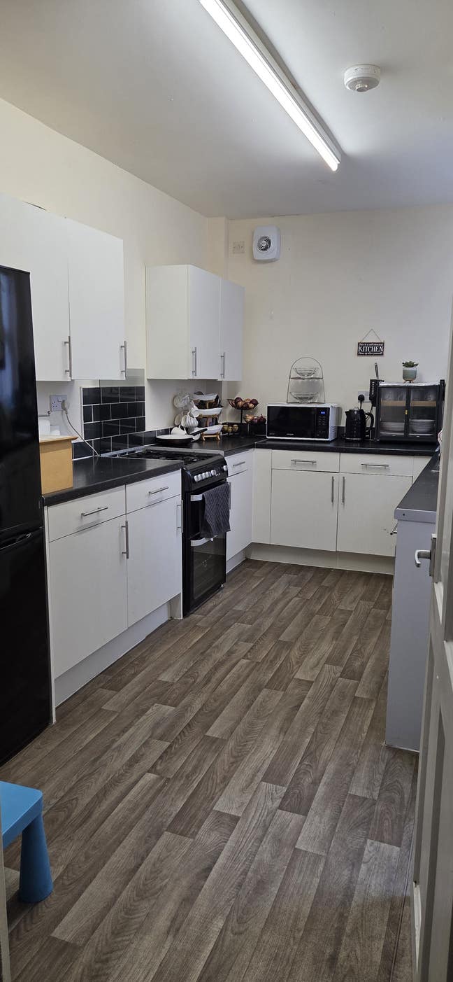 Spacious Double Bedroom available in M13 Main Photo