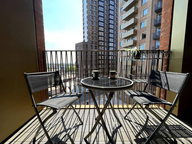 Bright spacious 1-bed apartment w/balcony Main Photo