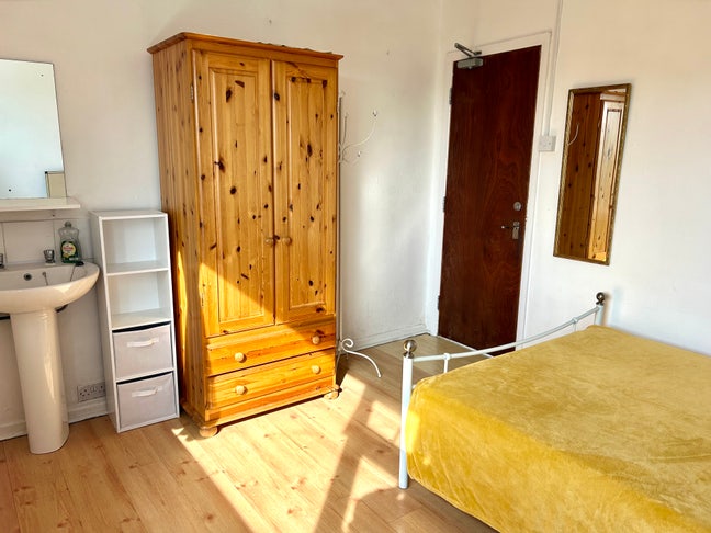🔥Double Room + Sink🔥Bills inc.+Cleaner🔥Free Parkin Main Photo