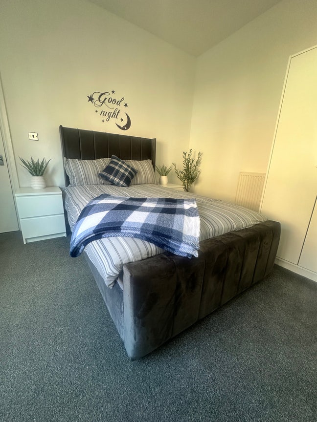 Luxury Double room to rent in BD7 - Free Sky TV! Main Photo