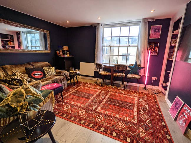  Camden Double Room – Less Than 5 Mins to T Main Photo