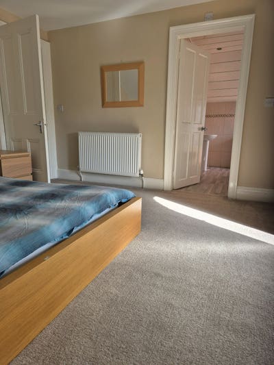 Top Quality 'Flatlet', en-suite & Own lounge Main Photo