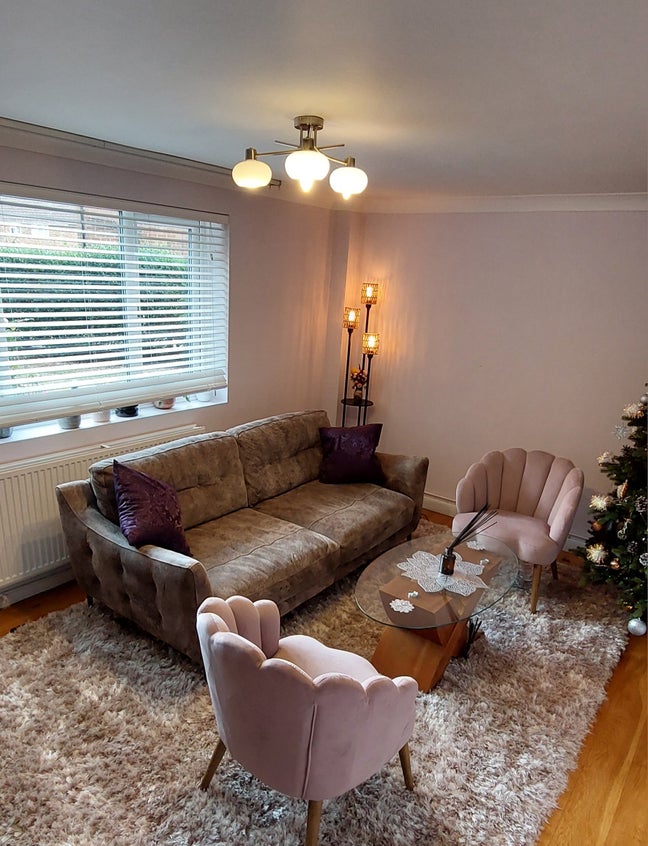 Two double bedrooms in a beautiful home Main Photo