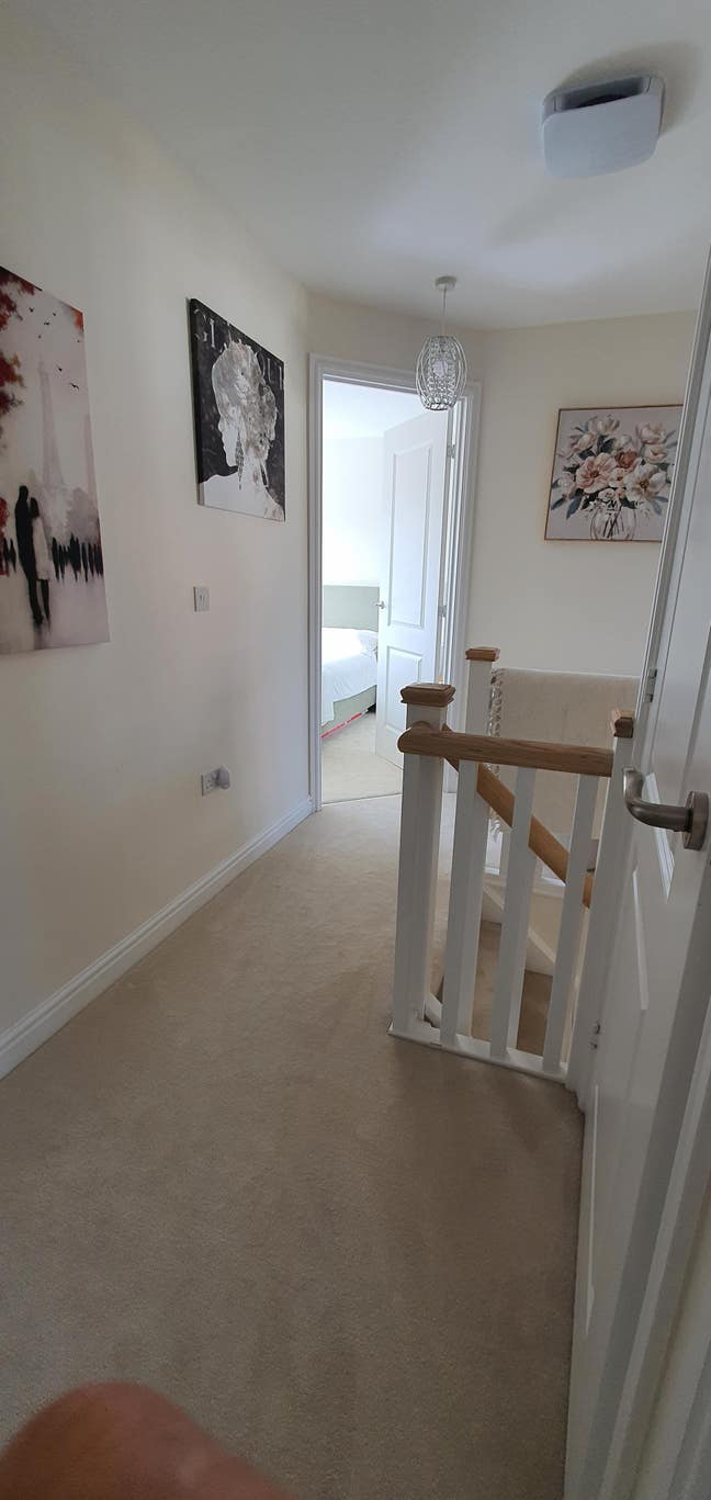 Room with Ensuite to let  Main Photo