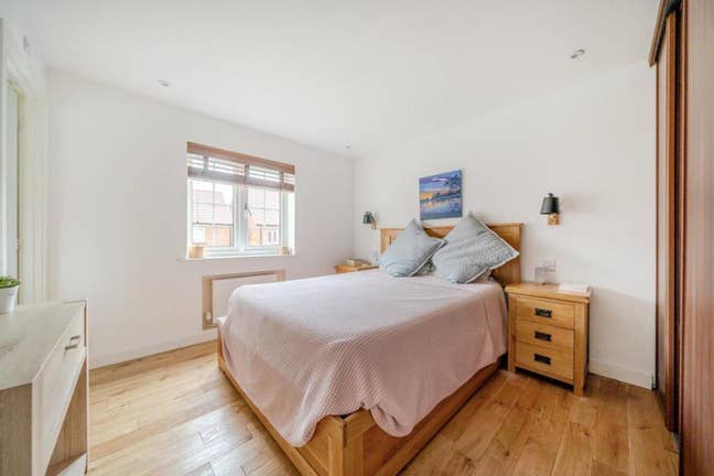 En-suite room in a home close to Bicester Village Main Photo