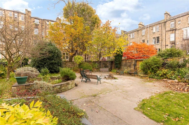 Double room with Private Bathroom- West End Main Photo