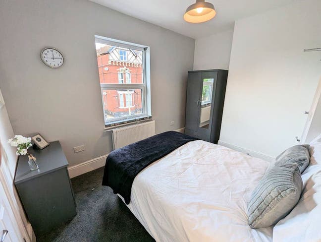 New Modern Luxury En Suites - No Bills to Pay! Main Photo