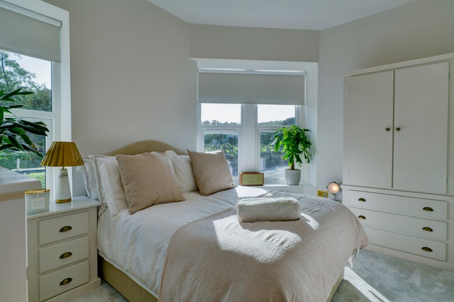 Guy’s Room in Stunning, Sociable Home Main Photo