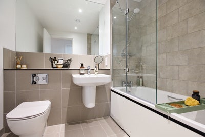 2 Bedroom Flat in City Centre with own bathroom Main Photo