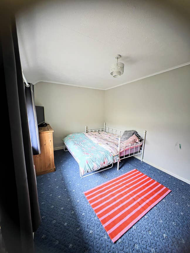 Double room in family home Main Photo