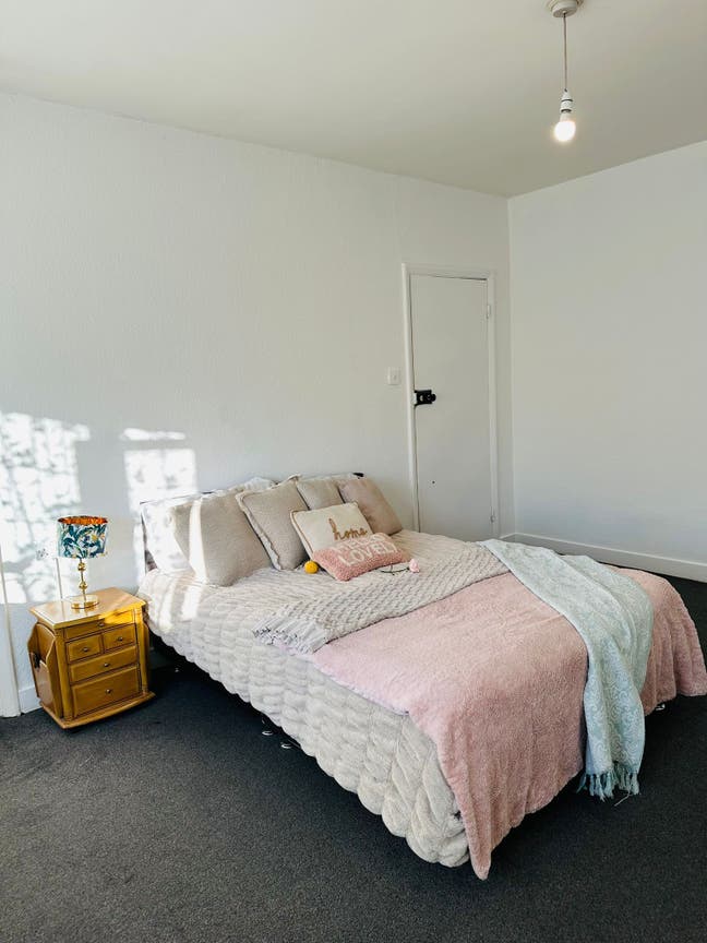  Double  Room  Available  in  Wembley  HA9  Main Photo