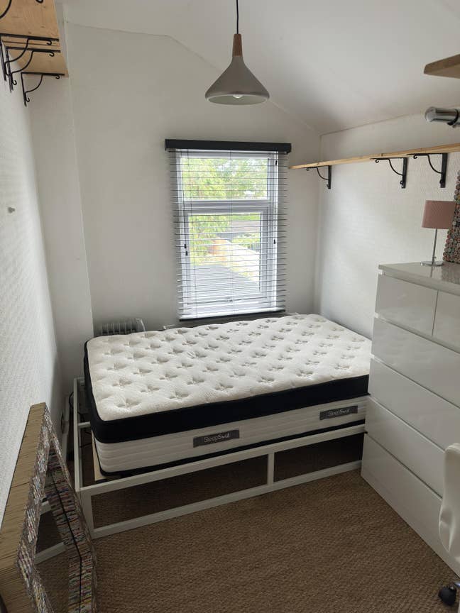 Furnished double room in cosy, shared happy, house Main Photo