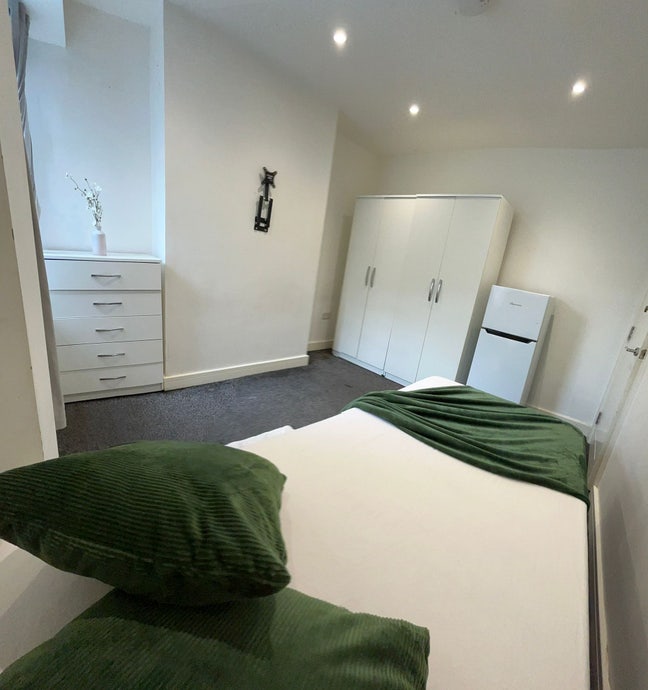 🛏️ Double Room to let in-  Croydon Main Photo