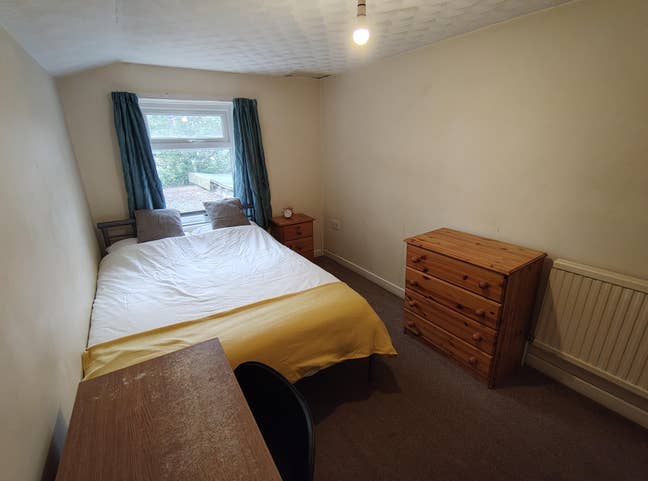 Double Room in City Centre very near bus station Main Photo