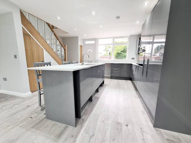 Beautiful 3 Bedroom in Maida Vale Main Photo