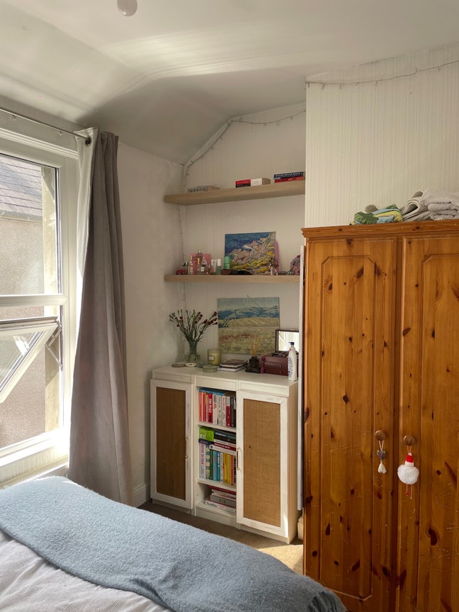 Room available in pontcanna friendly girls house  Main Photo