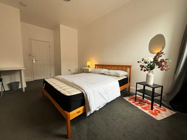 Rooms Available - Luxury Town Centre Apartment Main Photo