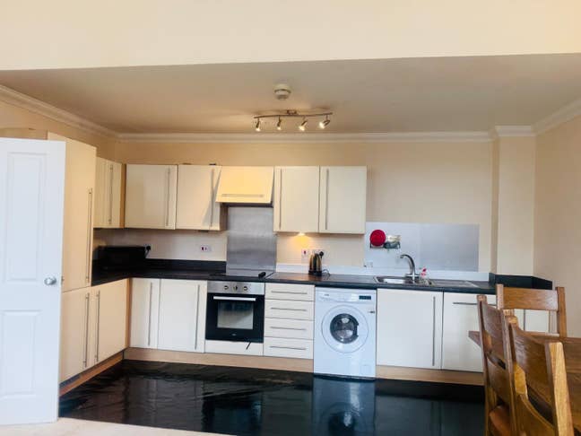 1 bedroom available near city centre  Main Photo