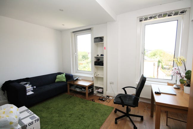 Beautiful Whole 2 bedroom in Waltham forest Main Photo