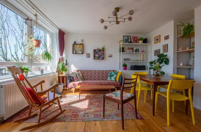 Bright and homey two bed flat Main Photo