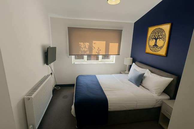 Fully Furnished Double en-suite room  Main Photo