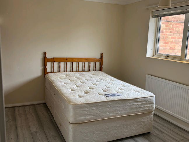 Room for rent Main Photo
