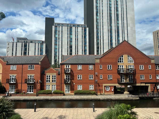 Lovely furnished double room by the canal!  Main Photo