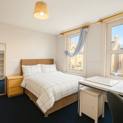 Modern Oxford Living - Divinity Road, Oxford OX4 Main Photo