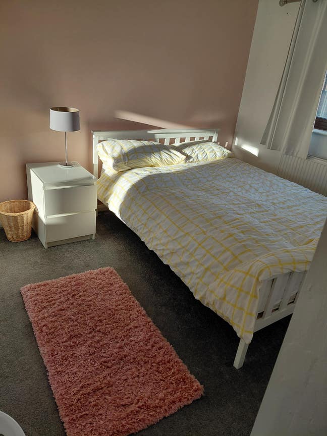 Double Room Available All Bills Included. Main Photo