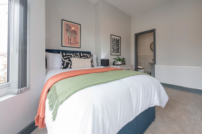 🌟 Newly Refurbished 6-Bedroom Ensuite Home 🌟 Main Photo