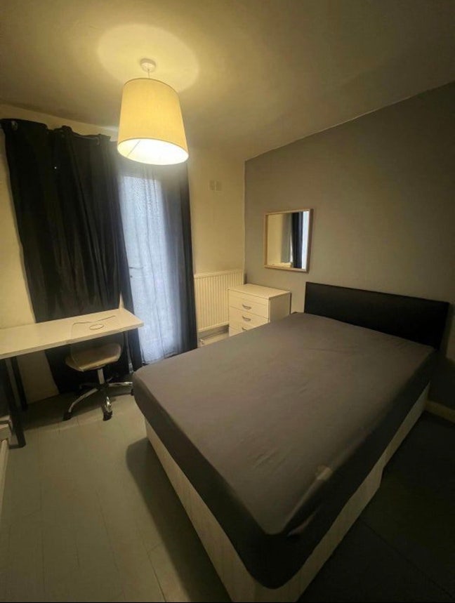 Double Room for Single Use 01/09 - Childs Hill Main Photo