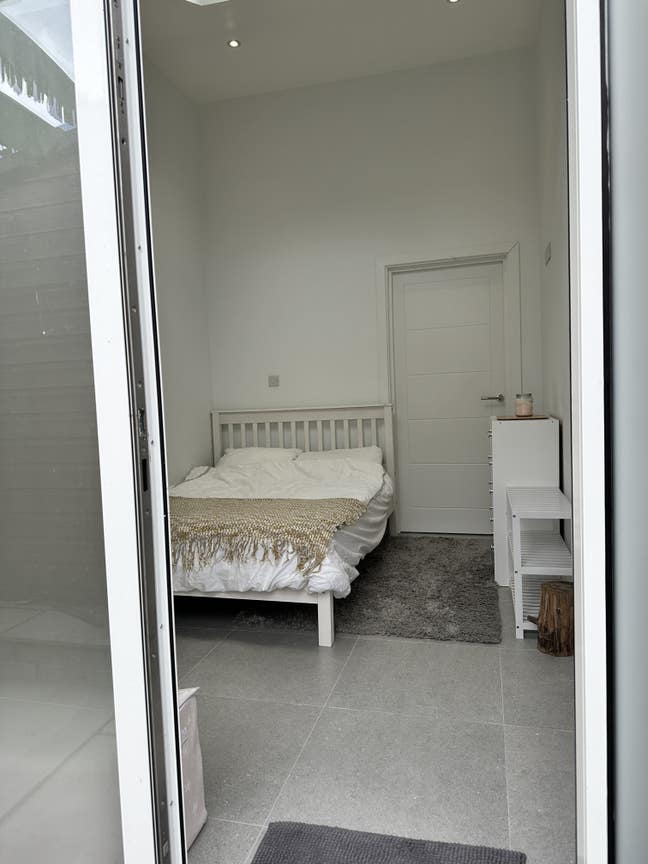 Double apartment rooms, near TfL tube stations  Main Photo
