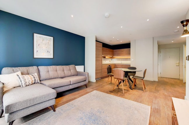 Spacious double room with Wembley stadium view Main Photo