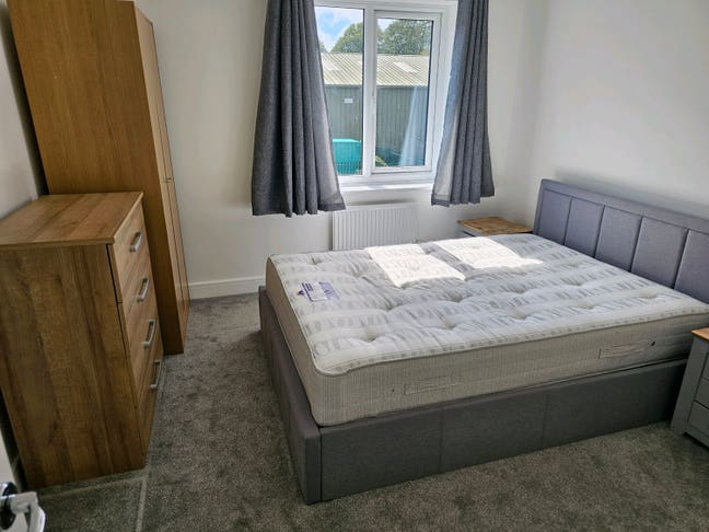 Double Room Available in a New Build Apartment  Main Photo