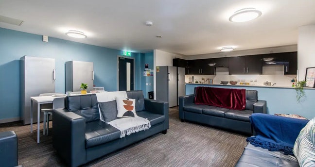 Affordable Room Available - Ideal for students  Main Photo