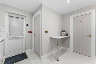 Stunning Brand New HMO – 10 mins to hospital Main Photo